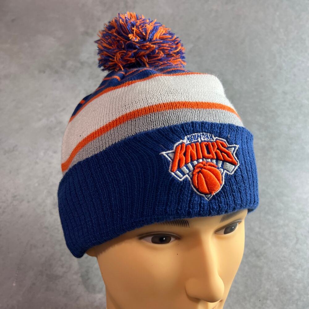 Men's New York Knicks NBA New Era Cuffed Knit Hat with Pom OSFM